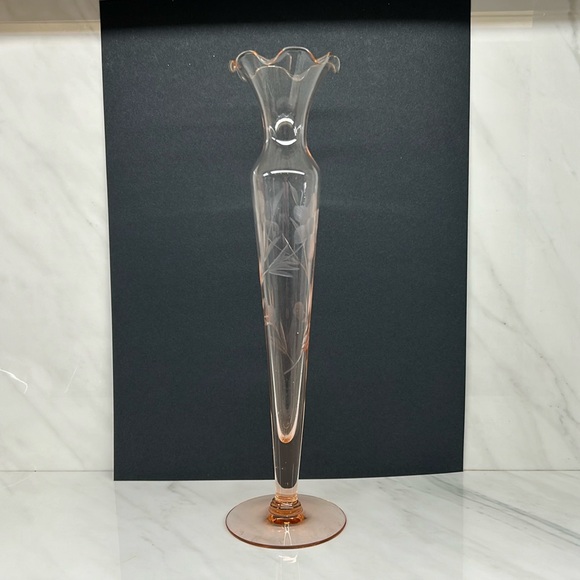 VINTAGE *one of a kind *dainty little glass vase - Picture 1 of 5